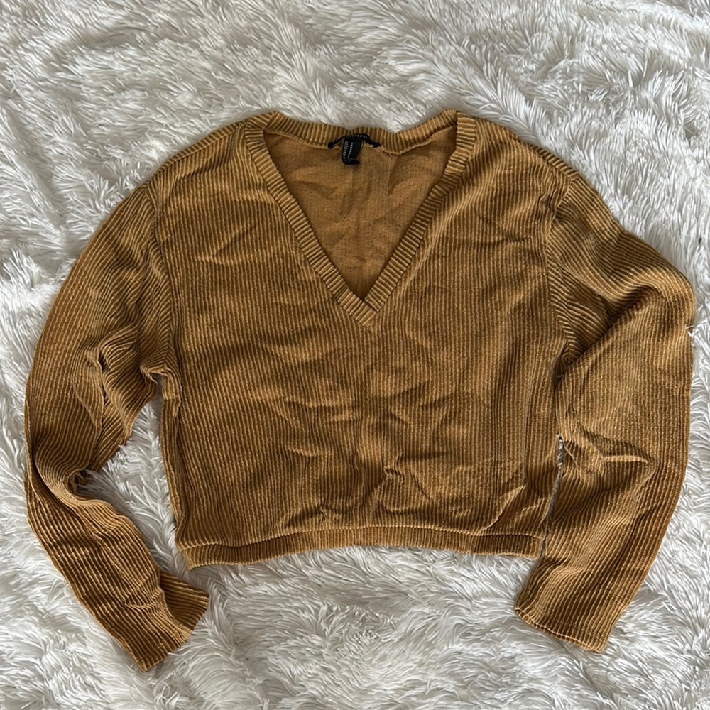 Forever 21 Tan V-Neck Cropped Sweater Medium